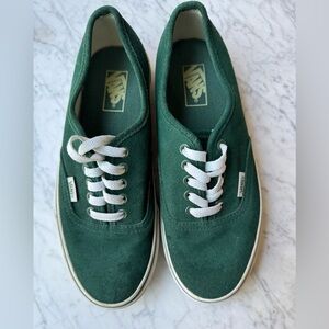 Vans classic green unisex suede sneakers worn twice. Woman’s 9, men’s 7.5 EUC